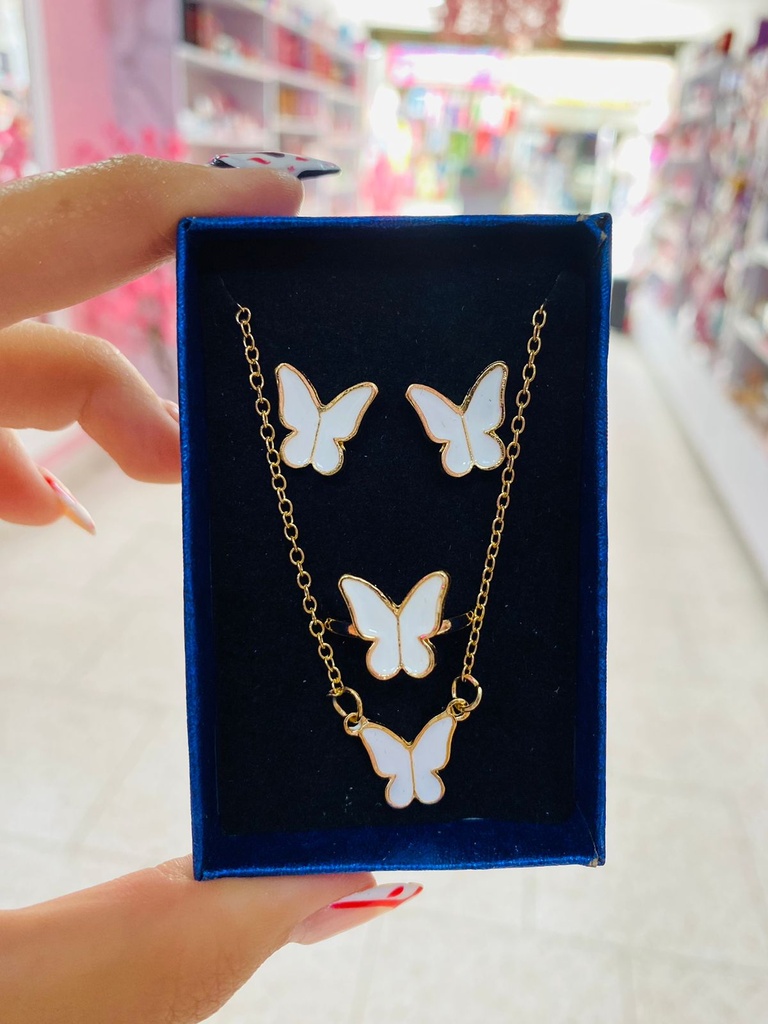 Detalle Mariposa: Collar, aretes y anillo