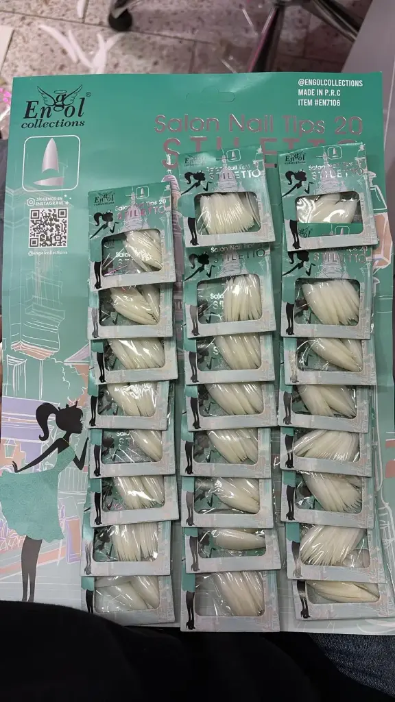 [EN7106] Uñas sin decorar Stiletto Engol
