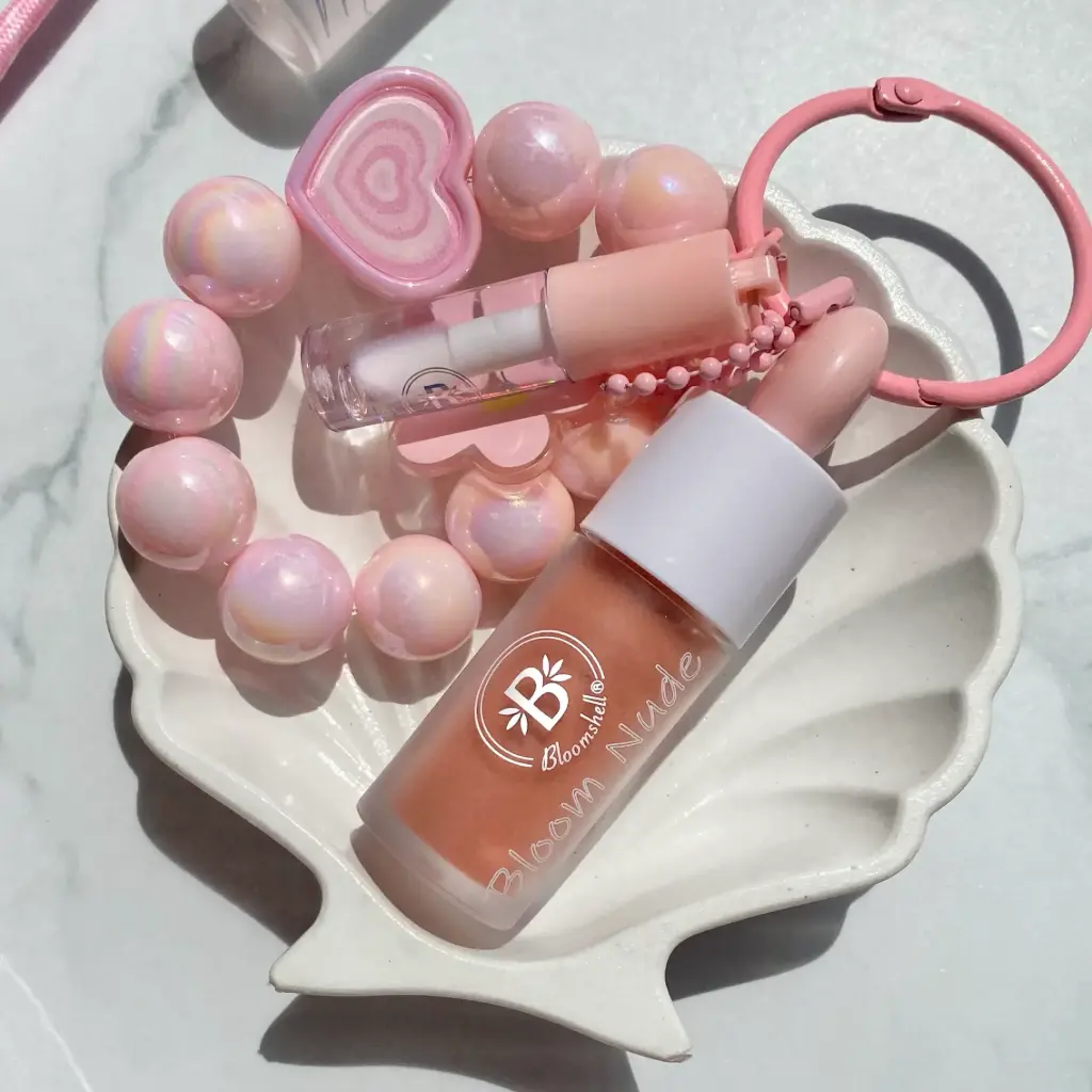 LLAVERO GLOSS NUDE + MINI MIMOSA BLOOMSHELL