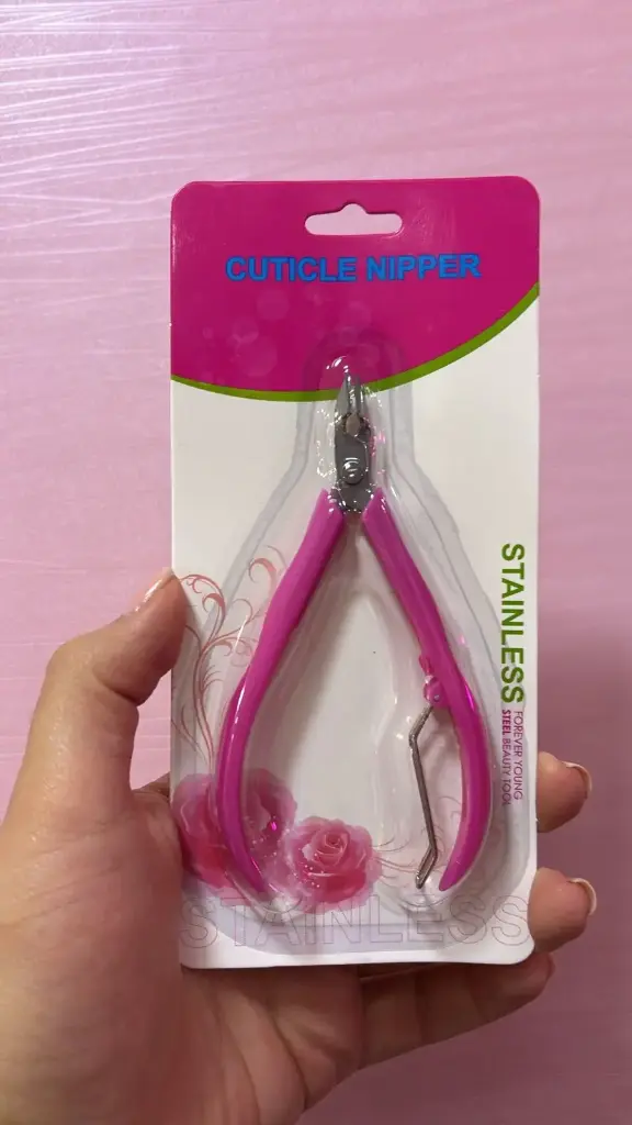 [AMN-31] Cortacutícula Engol Lucky